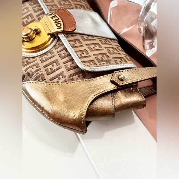 Fendi Rare Metallic Shoulder Bag - Picture 7 of 12